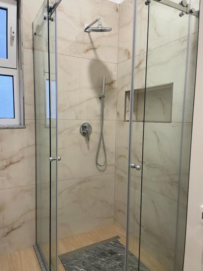 City Center Apartment Kafe Flora Тирана Екстер'єр фото