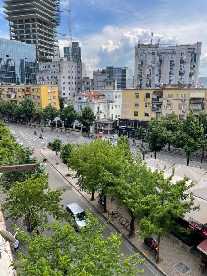 City Center Apartment Kafe Flora Тирана Екстер'єр фото