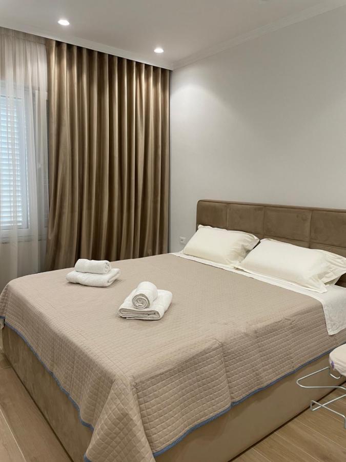 City Center Apartment Kafe Flora Тирана Екстер'єр фото